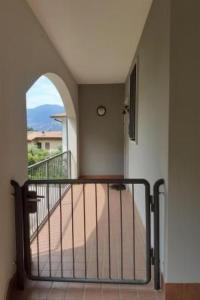 Apartment Balkon mit Seeblick- WiFi- Nähe zum Zentrum by Interhome