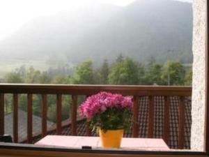 Apartment Wohnung mit Bergblick by Interhome