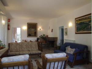 Apartment Azalea mit Terrasse by Interhome