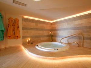 dbadfbeaf - Holiday Home Villa mit Infinity-Pool