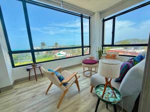 Acogedor apartamento con vista al mar, cerca a playas y jacuzzi