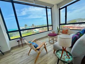 Acogedor apartamento con vista al mar, cerca a playas y jacuzzi