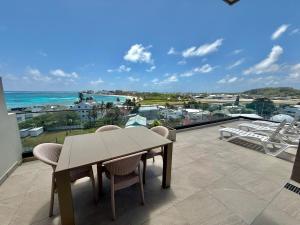 Acogedor apartamento con vista al mar, cerca a playas y jacuzzi
