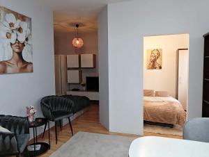 Kielce Comfort Apartment by BookingHost