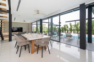 Rawai Family Villa Sunset Garden 3 with 4 Bedrooms and Large Private Pool 10 Minutes by Car to Nai Harn