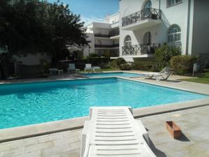 Cozy Apartment with Private Terrace in Tavira Garden