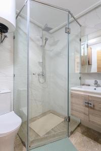 Modern, chic, comfortable, and artistic apartment