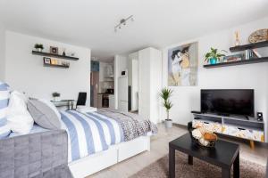 Budapest - Apt - Stay2 - Transport Links - Parking