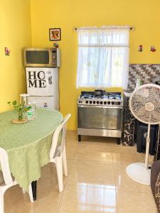 Sunshine Hideaway, Secure Parking and Fast WiFi