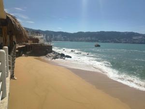 Torres Gemelas 5 personas con PLAYA