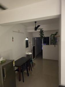 Cozy 2BHK Near Lulu Mall & Amrita Hospital