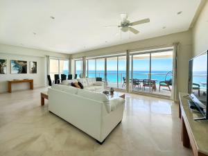 Stunning 2BR Beachfront Condo #1003