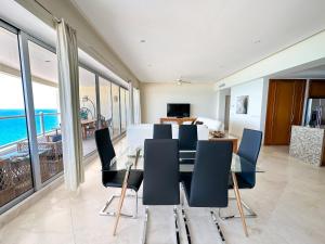 Stunning 2BR Beachfront Condo #1003