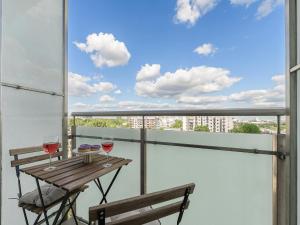 Warsaw Flat with Views