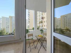 Apartment near Westfield Arkadia