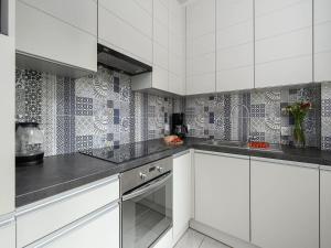 Warsaw Apartment with Balcony