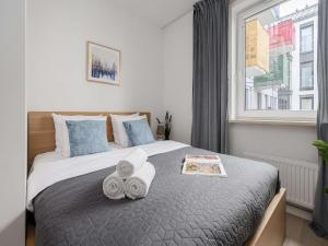 Large Flat with Courtyard