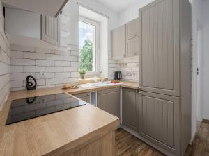 Three-Bedroom Flat on Syreny