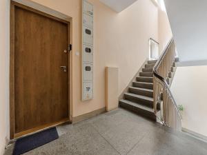 Three-Bedroom Flat on Syreny