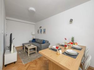 Spacious Apartment near Arkadia