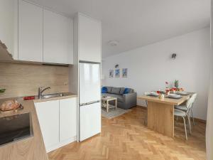 Spacious Apartment near Arkadia