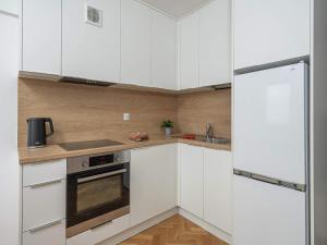 Spacious Apartment near Arkadia