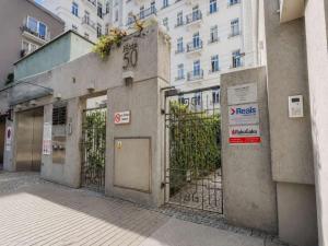 Warsaw Apartment near Metro