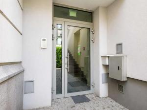 Warsaw Apartment near Metro