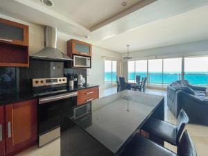 Oceanfront 2BR Condo with Astonishing View #1103