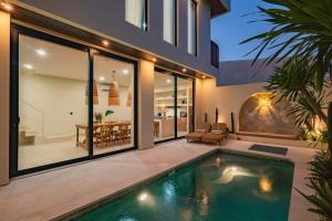 2BR Villa with Pool, Rooftop & Office in Bingin