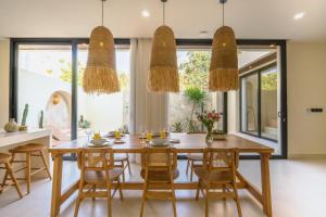 2BR Villa with Pool, Rooftop & Office in Bingin