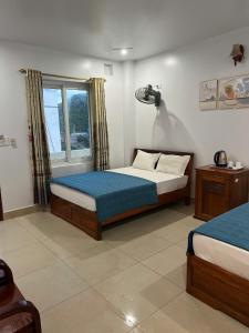 Cat Ba Manh Vuong Central Hotel