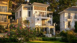 Villa 3 Phòng Ngủ Sân Vườn
