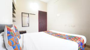Hotel 1BHK VARUN