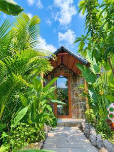 Flora Family Homestay