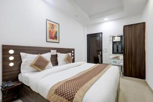 FabHotel JPM HD Home Stays