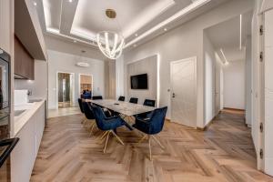 Basilica View 5 Stars 4 Bedrooms Luxury Apartment