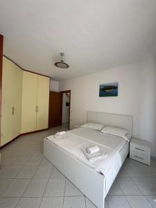 SEA SIDE FAMILY APARTMENTs
