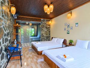 Flora Family Homestay