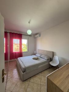 Comfy Beachside Flat - Balcony - 5 Guests - Durrës