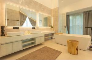 Grand View 4BR Pool Villa Phuket VVPHU59