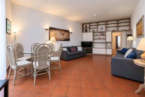 Colosseum Apartment with Terrace by NDP rent