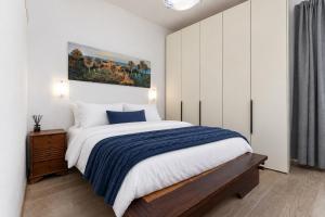 Colosseum Apartment with Terrace by NDP rent