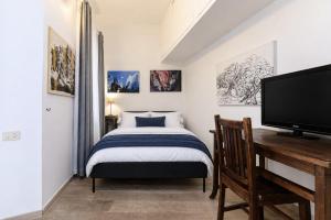 Colosseum Apartment with Terrace by NDP rent