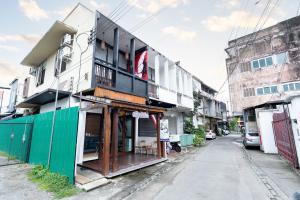 Ashi Poshtel