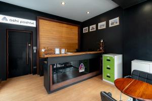 Ashi Poshtel