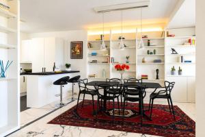 Peaceful Penthouse with Garage by NDP rent
