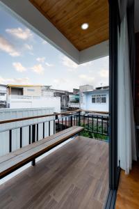 Ashi Poshtel