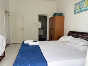 Beach front Apartment Blue Ocean Mount Lavinia
