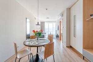 Akces APARTAMENTY KASPROWICZA 20C- BASEN, SAUNY, JACUZZI, SIŁOWNIA W CENIE - SCHWIMMBAD, SAUNEN, JACUZZI, FITNESSSTUDIO IM PREIS